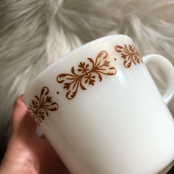 Pyrex VINTAGE Copper Filigree Milk Glass Mug - Picture 4 of 6
